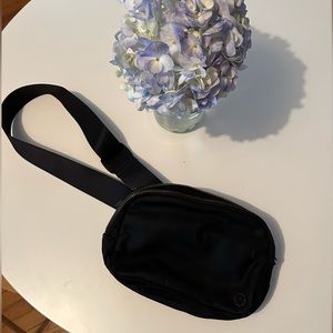 Lululemon belt bag